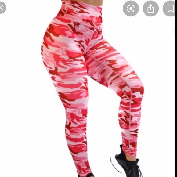 Til You Collapse Effortless Scrunch Bum Crops Size Med - Picture 1 of 5